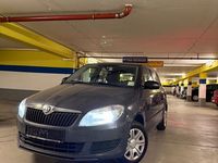Gebraucht Skoda Fabia Active 75 PS (55 kW) 2012 Grau Limousine