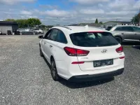Gebraucht Hyundai i30 Trend 120 PS (88 kW) 2017 Weiß Kombi