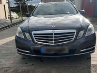 Gebraucht Mercedes E220 170 PS (125 kW) 2011 Grau Kombi