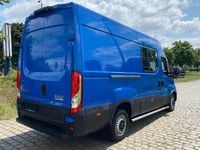 Gebraucht Iveco Daily 155 PS (114 kW) 2020 Blue ic 071 ral5010 Limousine