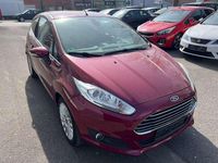 Gebraucht Ford Fiesta Titanium 80 PS (58 kW) 2013 Rot Kleinwagen