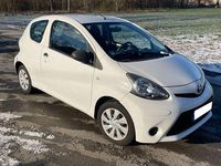 Gebraucht Toyota Aygo 68 PS (50 kW) 2014 Weiß Kleinwagen