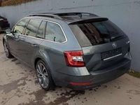 Gebraucht Skoda Octavia LAURIN & KLEMENT 184 PS (135 kW) 2019 Grau Kombi