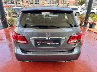 Gebraucht Mercedes B180 122 PS (89 kW) 2015 Grau Kleinwagen