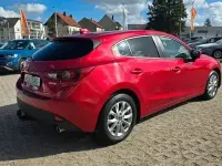 Używany Mazda 3 Center-Line 150 KM (110 kW) 2015 Czerwony Sedan/Limuzyna