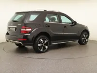 Gebraucht Mercedes ML320 Sport 223 PS (164 kW) 2009 Metalliclack obsidianschwarz SUV