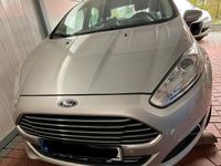 Gebraucht Ford Fiesta Titanium 101 PS (74 kW) 2015 Silber Limousine