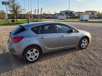 Usata Opel Astra 140 CV (102 kW) 2011 Grigio Berlina
