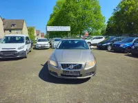Gebraucht Volvo V70 Momentum 163 PS (119 kW) 2009 Gold Kombi