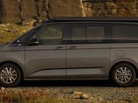 Neu VW California California 150 PS (110 kW) 2026 Pure grey / deep black perleffek Van