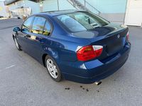 Gebraucht BMW 320 150 PS (110 kW) 2006 Blau Limousine