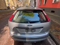 Gebraucht Ford Focus 100 PS (73 kW) 2006 Silber Limousine
