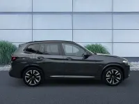 Gebraucht BMW iX3 M Sport 210 kW (286 PS) 2023 Sophistograu brillanteffekt SUV