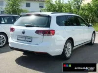 Gebraucht VW Passat 122 PS (89 kW) 2022 Weiß Kombi