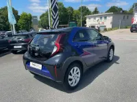 Gebraucht Toyota Aygo Pulse 72 PS (52 kW) 2022 Juniper blue (8y8)/ black mica Kleinwagen
