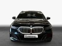 Gebraucht BMW 520 M Sport 197 PS (144 kW) 2025 Schwarz Kombi