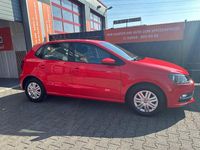Gebraucht VW Polo Trendline 60 PS (44 kW) 2017 Rot Kleinwagen