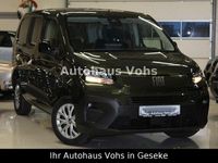 Neu Fiat Doblò 131 PS (96 kW) 2025 Grün Van / Kleinbus