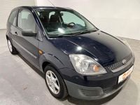 Gebraucht Ford Fiesta Ambiente 60 PS (44 kW) 2006 Blau Kleinwagen