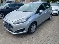 Gebraucht Ford Fiesta Trend 95 PS (69 kW) 2015 Polarsilber metallic Kleinwagen