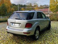 Gebraucht Mercedes ML320 224 PS (164 kW) 2009 Silber SUV