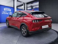 Gebraucht Ford Mustang Mach-E Extended Range 216 kW (294 PS) 2023 Rapid red metallic SUV