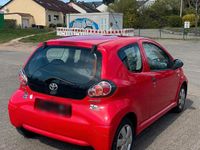 Gebraucht Toyota Aygo 68 PS (50 kW) 2009 Rot Kleinwagen