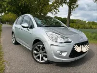 Usado Citroën C3 Exclusive 120 CV (88 kW) 2011 Plateado Utilitario