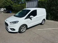 Gebraucht Ford Tourneo Courier 101 PS (74 kW) 2022 Weiß Van / Kleinbus