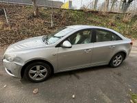 Gebraucht Chevrolet Cruze 141 PS (103 kW) 2010 Silber Limousine