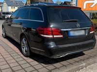 Gebraucht Mercedes E220 170 PS (125 kW) 2014 Schwarz Kombi
