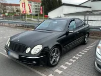 Używany Mercedes E320 224 KM (164 kW) 2005 Czarny Sedan/Limuzyna
