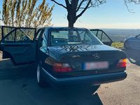 Gebraucht Mercedes E200 122 PS (89 kW) 1991 Schwarz Limousine
