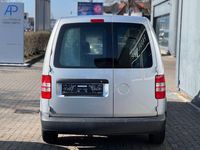 Gebraucht VW Caddy Maxi 102 PS (75 kW) 2015 Silber Van / Kleinbus