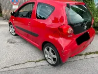 Gebraucht Toyota Aygo 68 PS (50 kW) 2007 Rot Kleinwagen