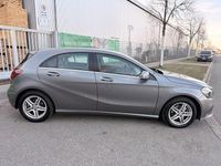 Gebraucht Mercedes A180 122 PS (89 kW) 2016 Grau Kleinwagen
