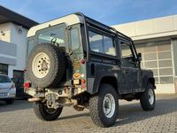 Gebraucht Land Rover Defender 122 PS (89 kW) 1998 Grün SUV