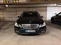 Second-hand Mercedes E200 136 CP (100 kW) 2011 Negru Break