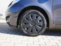 Usado Toyota Yaris 69 CV (50 kW) 2011 Gris Utilitario