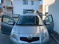 Gebraucht Toyota Yaris 87 PS (63 kW) 2007 Silber Kleinwagen