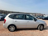 Gebraucht Kia Carens 145 PS (106 kW) 2009 Silber Van / Kleinbus