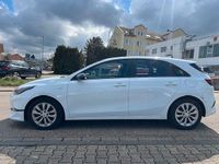 Gebraucht Kia Ceed Edition 7 101 PS (74 kW) 2022 Weiß Kleinwagen