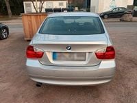 Gebraucht BMW 318 129 PS (94 kW) 2007 Grau Limousine