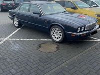 Gebraucht Jaguar XJ8 237 PS (174 kW) 1999 Blau Limousine