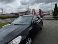 Second-hand Volvo V60 114 CP (83 kW) 2012 Negru Break