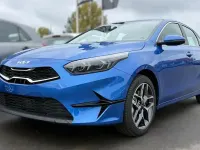 Gebraucht Kia Ceed Spirit 140 PS (102 kW) 2025 Blau Kleinwagen