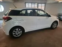 Gebraucht Hyundai i20 84 PS (61 kW) 2015 Weiß Limousine