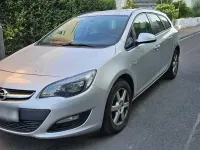 Gebraucht Opel Astra 102 PS (75 kW) 2014 Silber Kombi