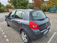 Gebraucht Renault Clio II Authentique 65 PS (47 kW) 2006 Violett Limousine