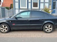 Gebraucht VW Passat 125 PS (91 kW) 1999 Schwarz Limousine